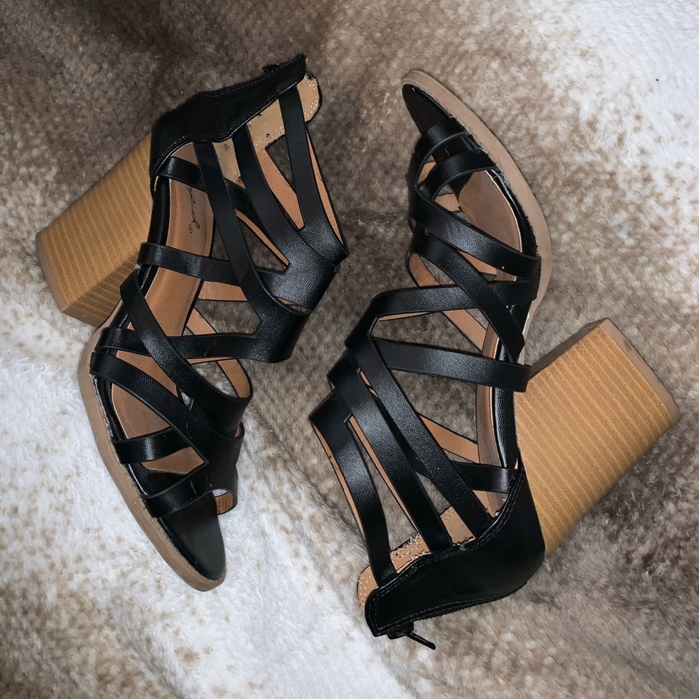 Black caged sandal wedge